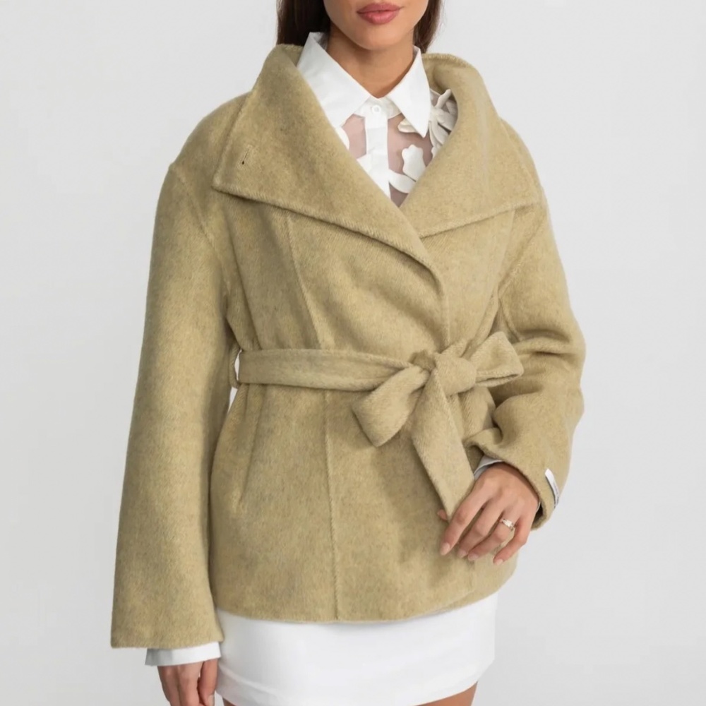 Sierra Darien Cirelle coat
